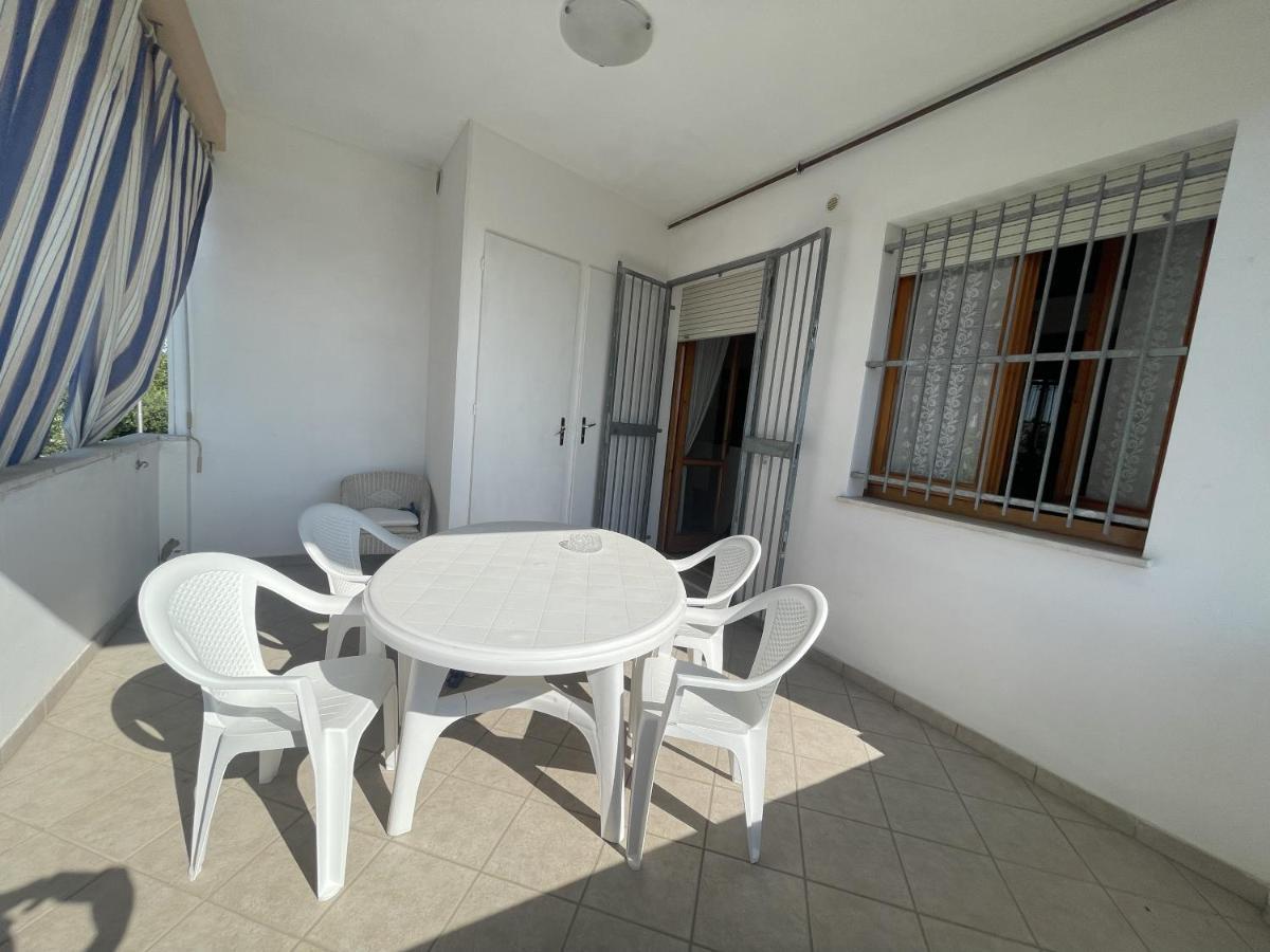 Oasi Di Relax Apartment Santa Maria di Scacciano Luaran gambar